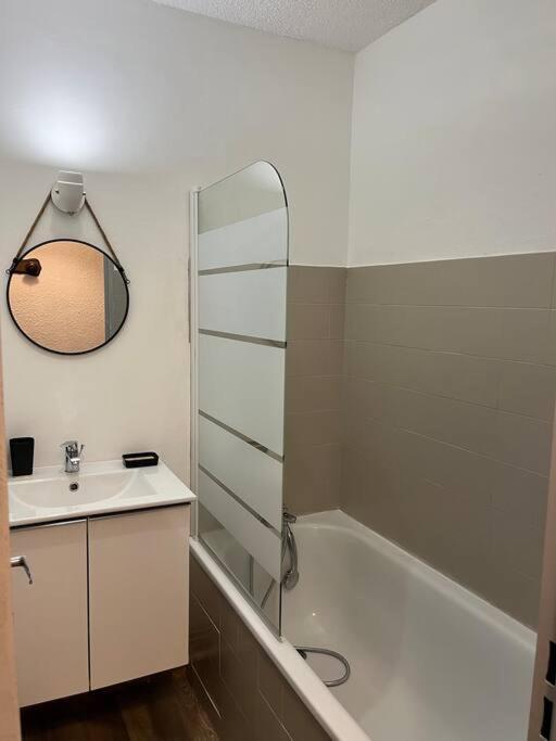 Appartement Moderne & Chaleureux Greoux-les-Bains Bagian luar foto